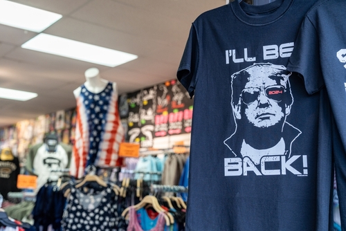 T-shirt with Donald Trump